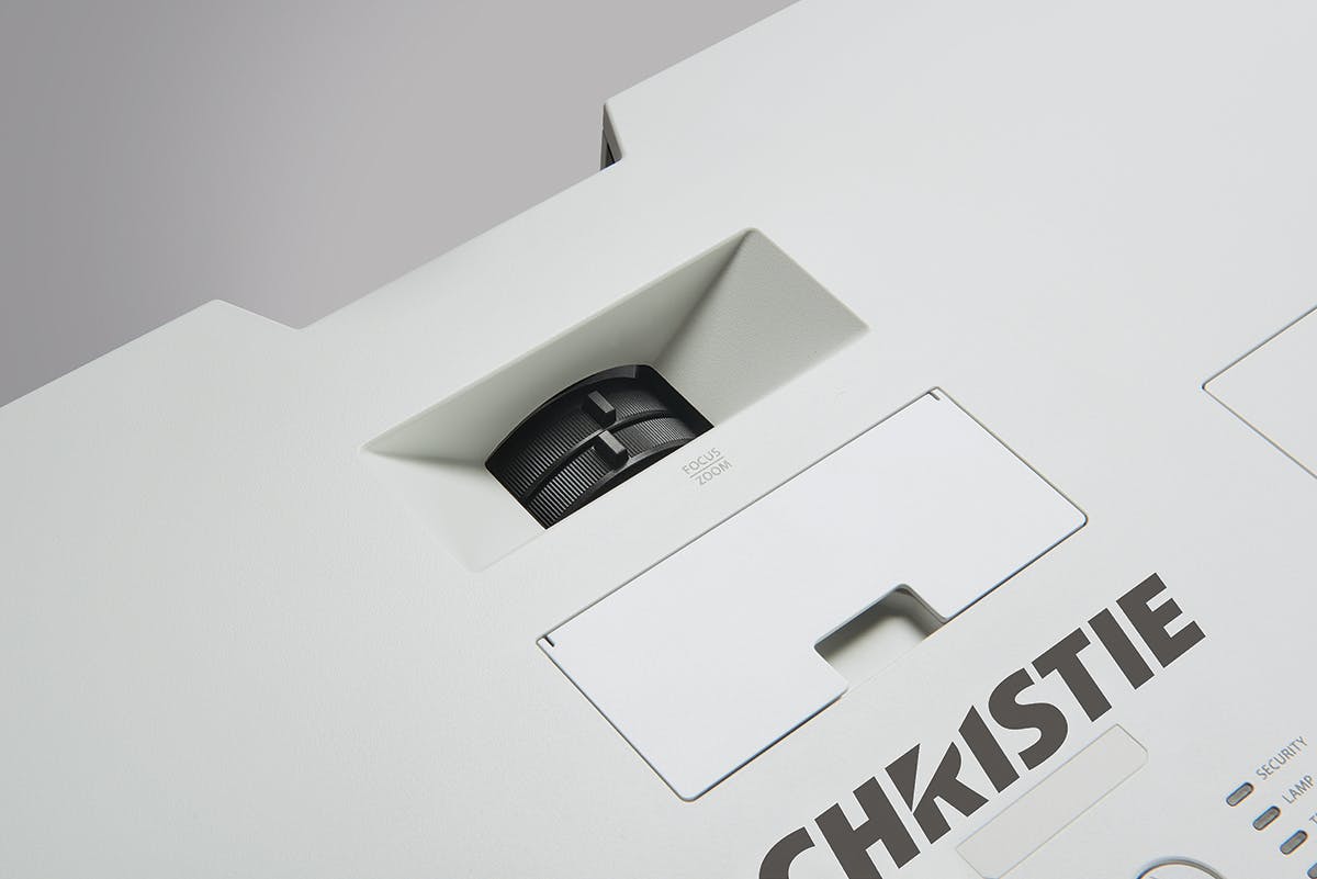 Christie LW502 3LCD projector | 121-041106-XX