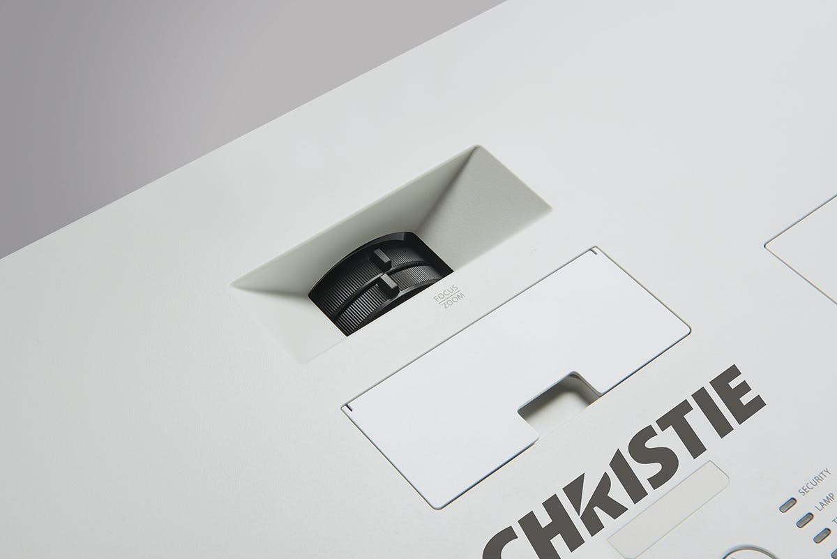 Christie LWU502 3LCD projector | 121-042107-XX